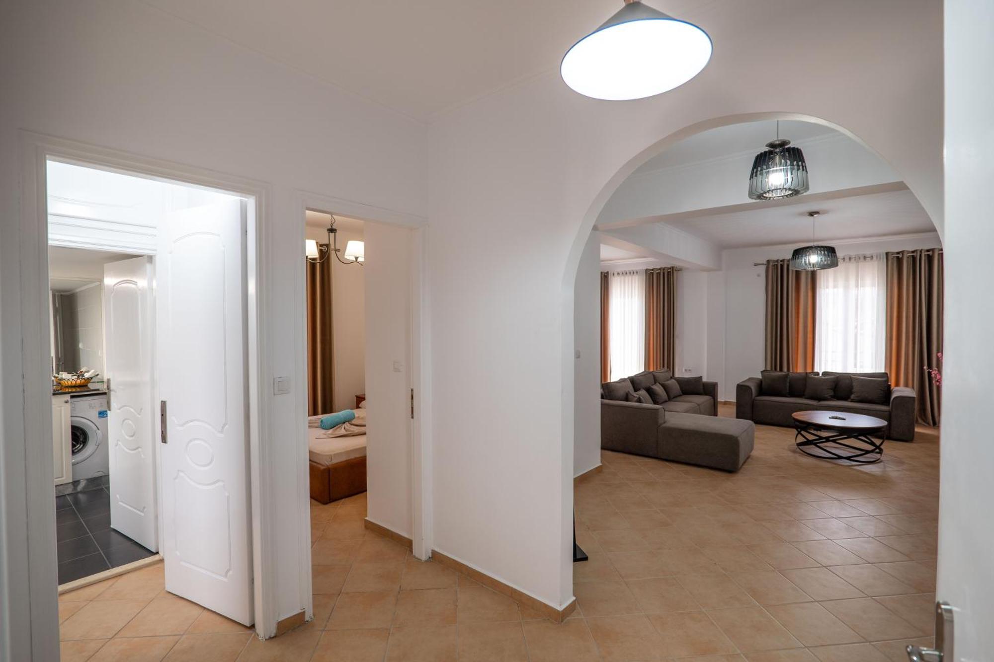 סרנדה Hoteleks Inn & Suites מראה חיצוני תמונה