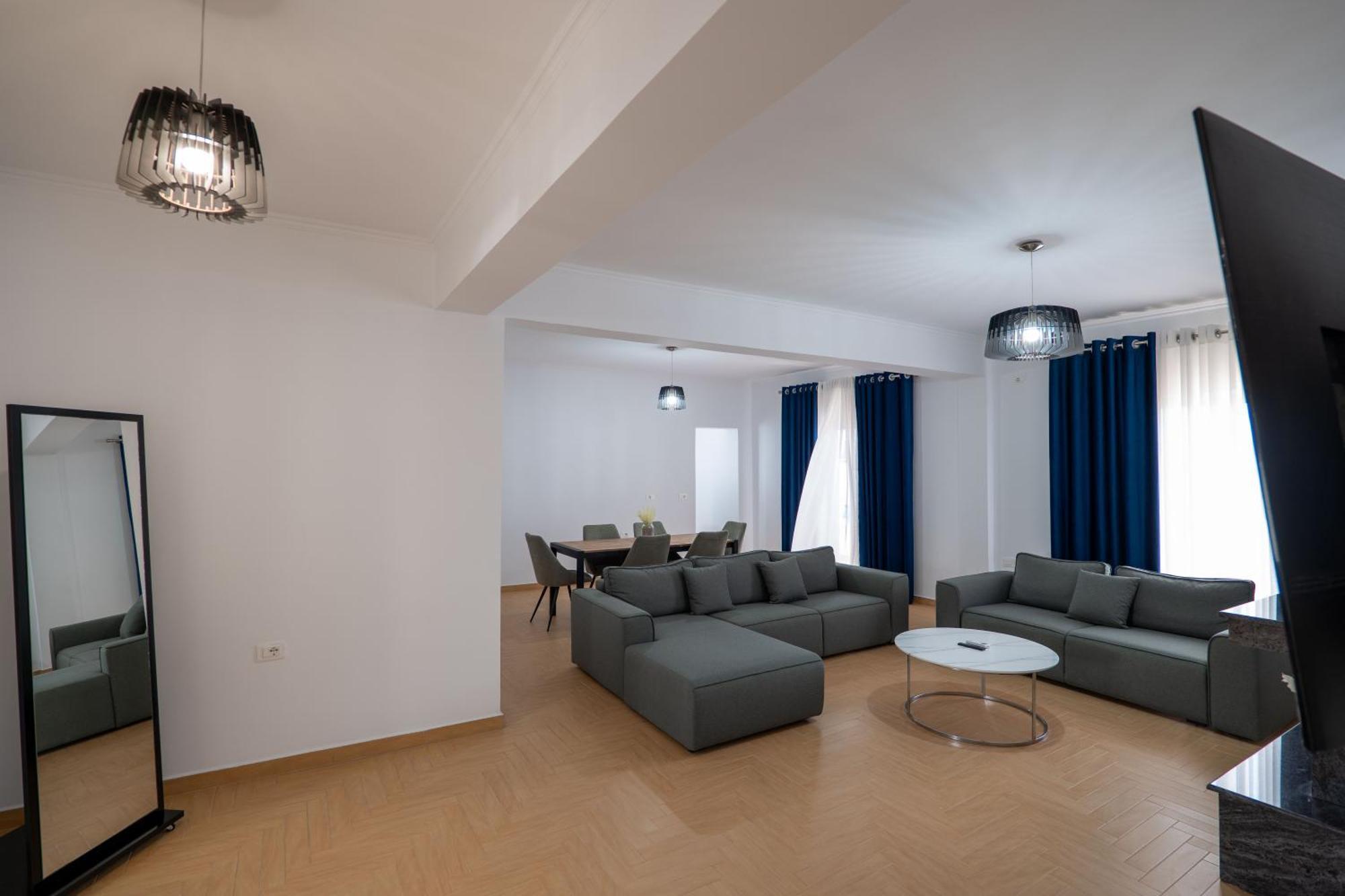 סרנדה Hoteleks Inn & Suites מראה חיצוני תמונה