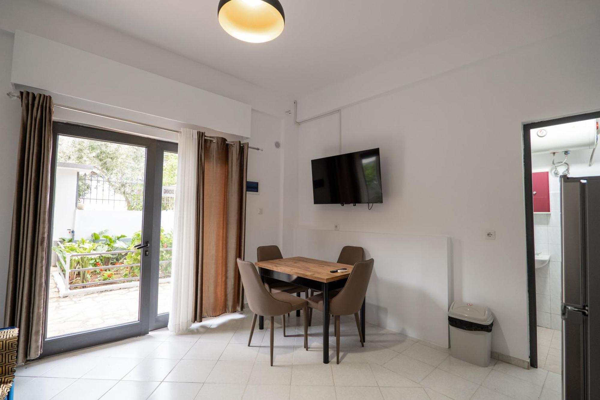 סרנדה Hoteleks Inn & Suites מראה חיצוני תמונה
