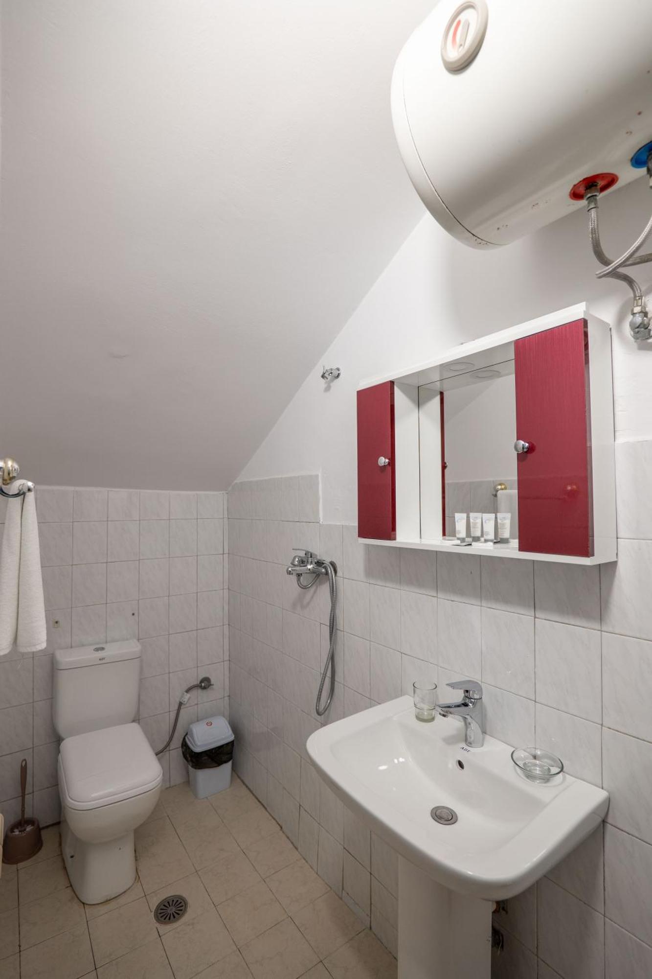 סרנדה Hoteleks Inn & Suites מראה חיצוני תמונה