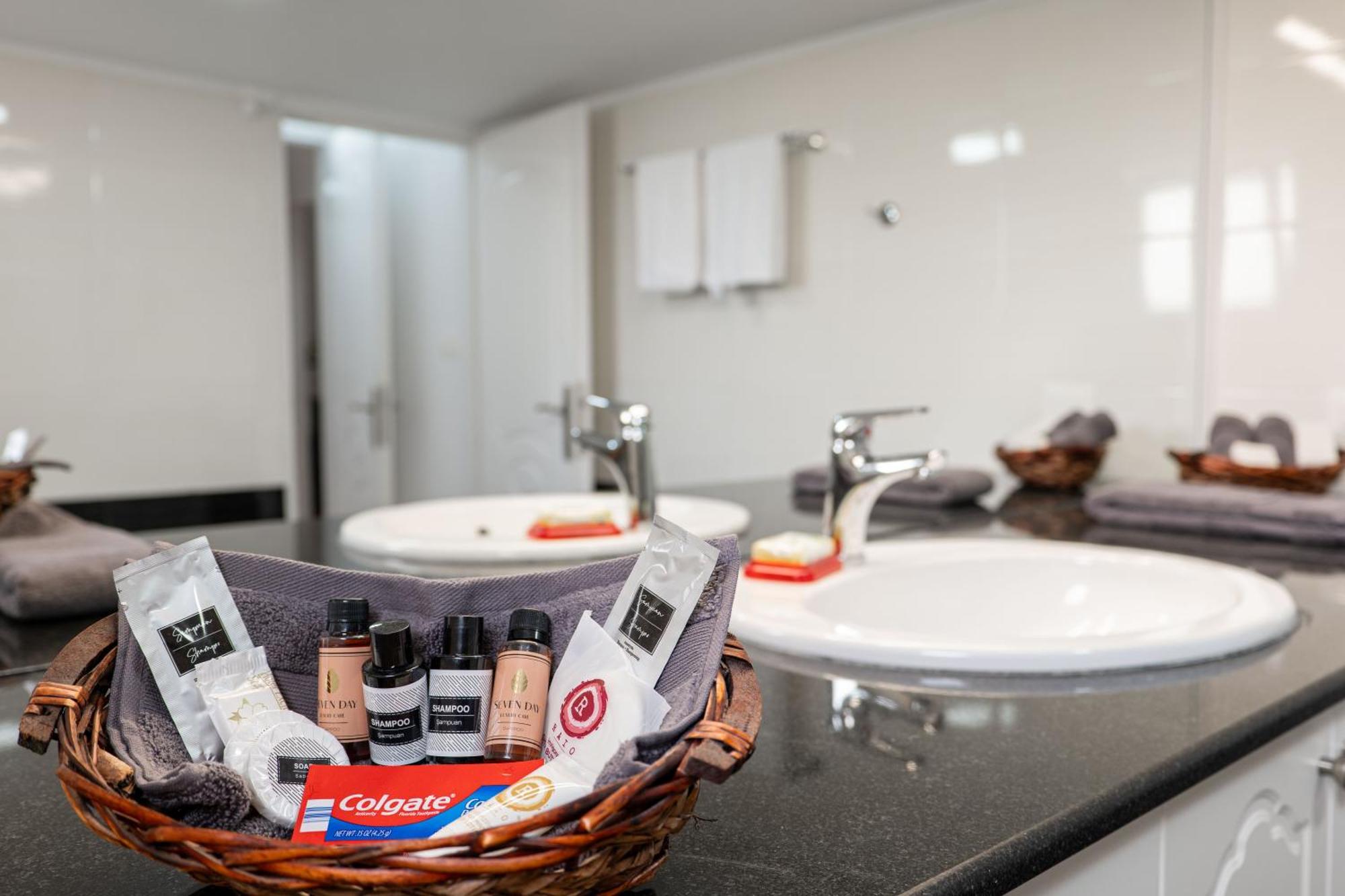 סרנדה Hoteleks Inn & Suites מראה חיצוני תמונה