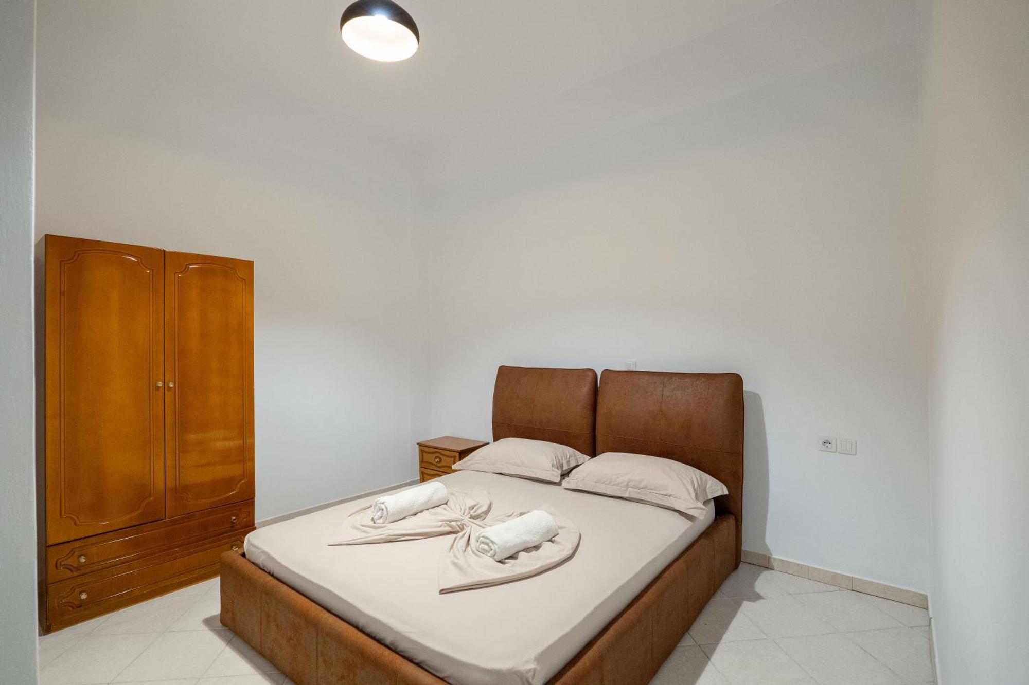 סרנדה Hoteleks Inn & Suites מראה חיצוני תמונה