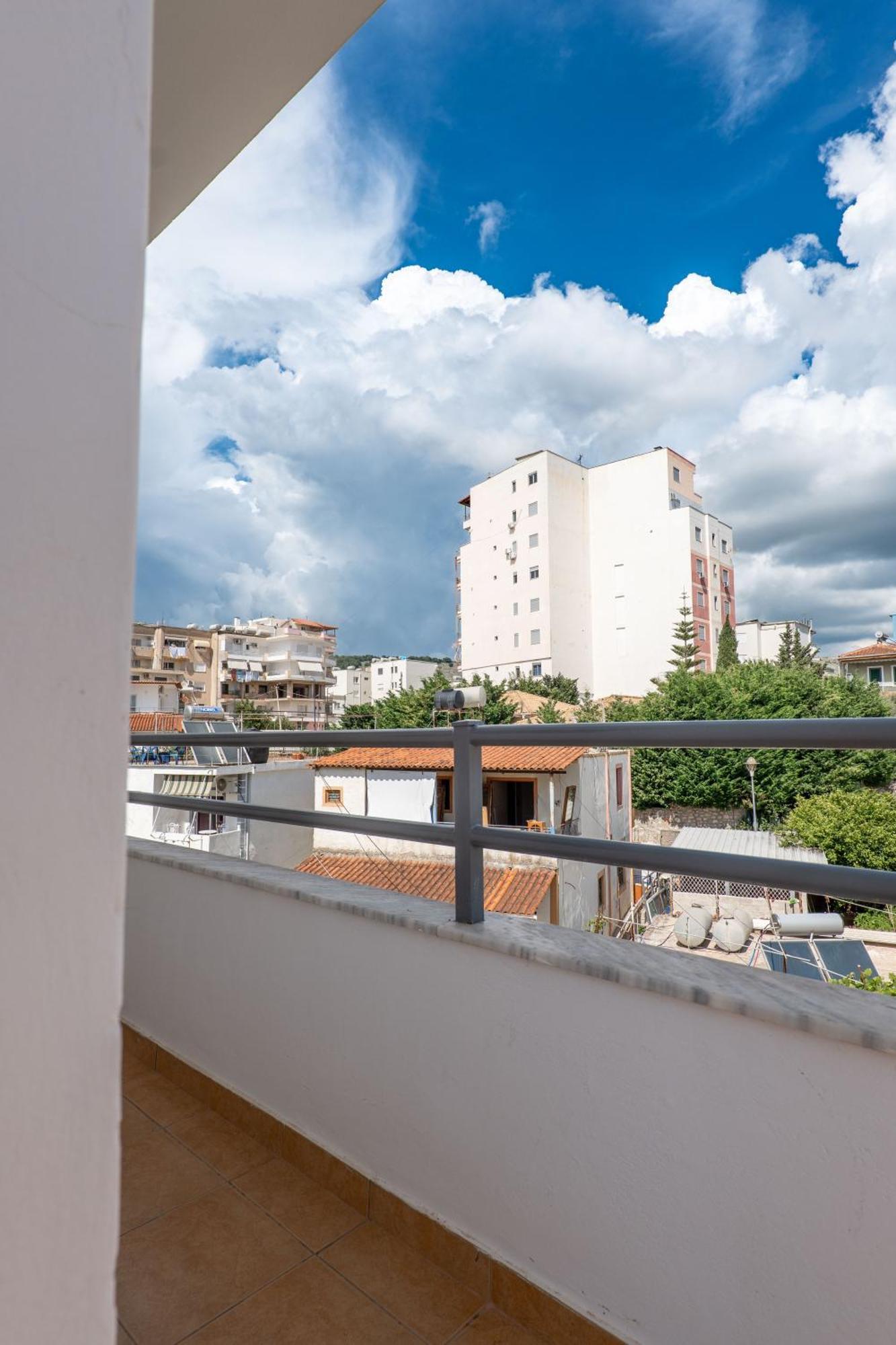 סרנדה Hoteleks Inn & Suites מראה חיצוני תמונה