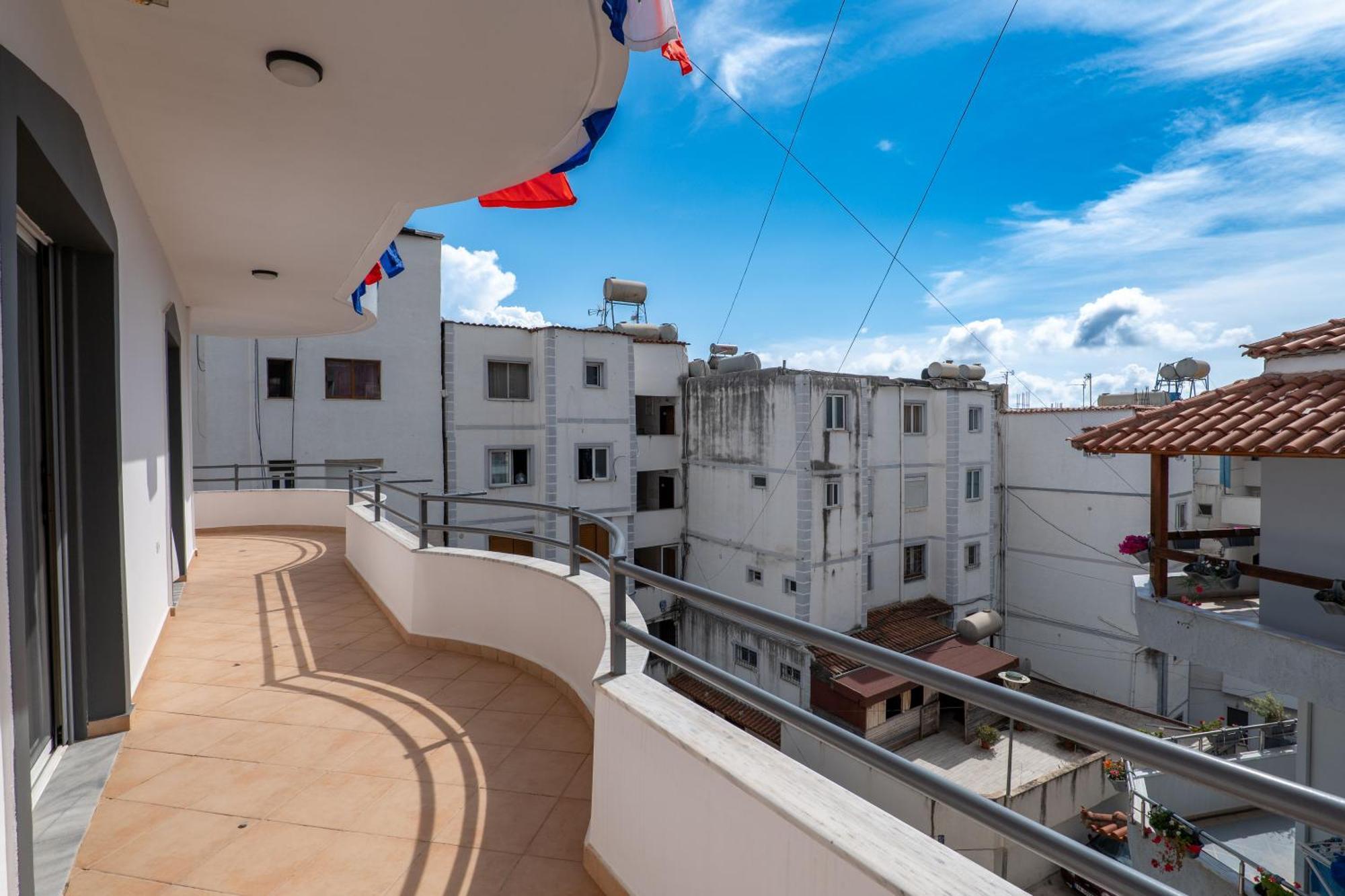 סרנדה Hoteleks Inn & Suites מראה חיצוני תמונה