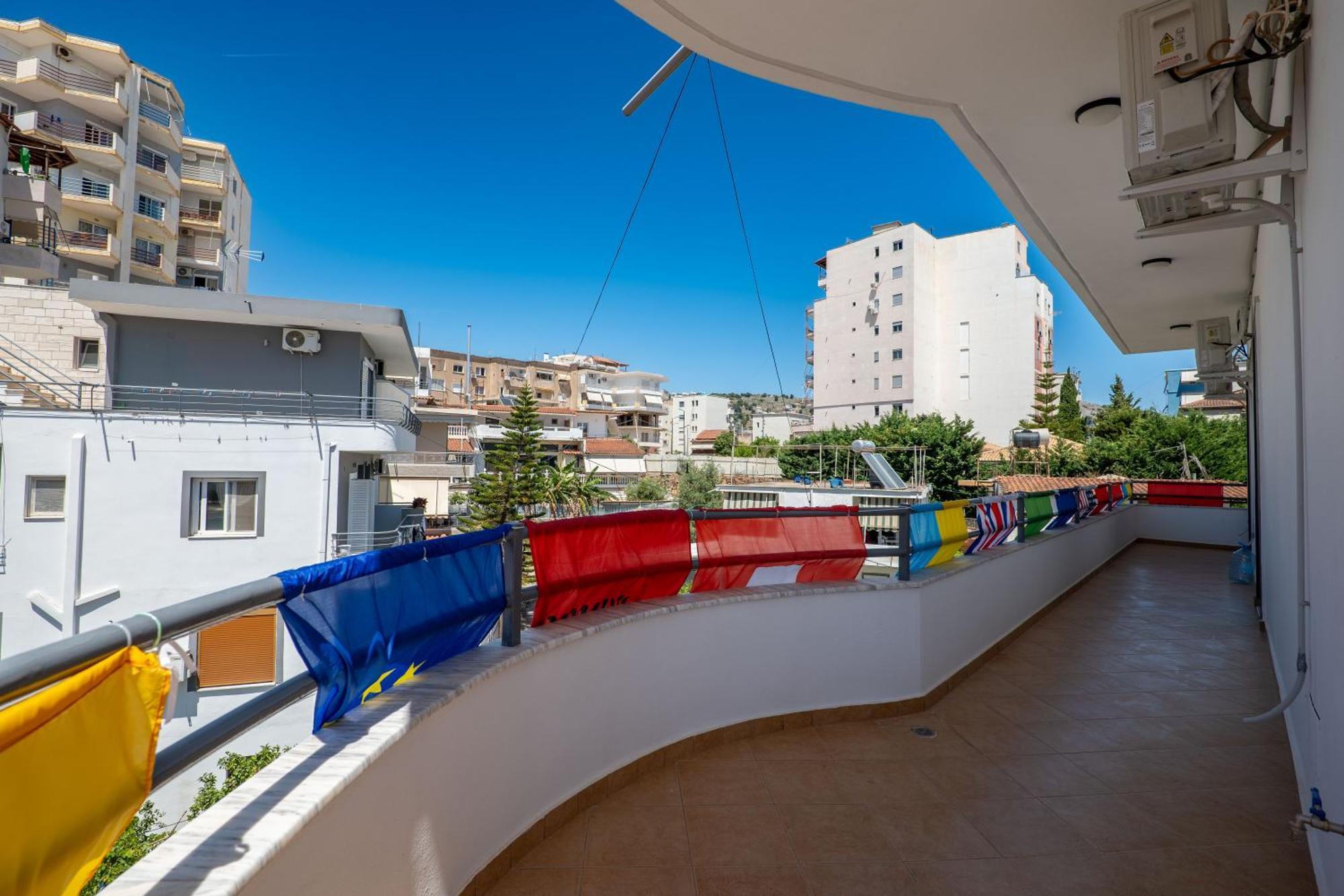 סרנדה Hoteleks Inn & Suites מראה חיצוני תמונה