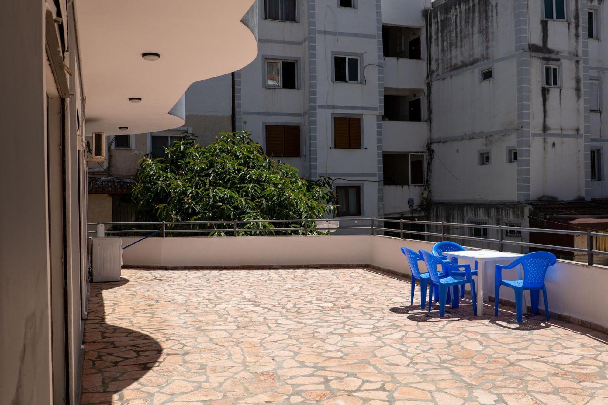 סרנדה Hoteleks Inn & Suites מראה חיצוני תמונה
